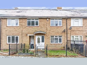 Roomgo UK - DSS Welcome | Large Double Room | Kings Norton B38, West Heath - £70 pcm