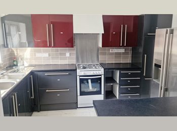 Roomgo UK - Rooms to Rent - Close to City Centre, St Judes - £650 pcm