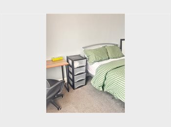 Roomgo UK - Double Room in a lovely house, Brockley - £850 pcm