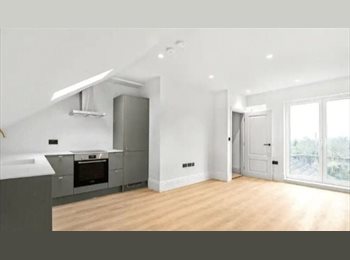 Roomgo UK - Nice and secured property,  in a safe location, the room is so beautiful and sweet trust me, Preston - £400 pcm