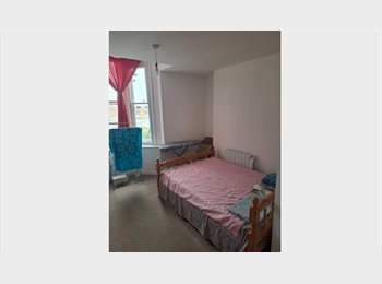 Roomgo UK - One Double Bedroom for Rent in a 2-Bed Flat, Colchester - £400 pcm