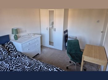 Roomgo UK - Penge double room £725 bills inc, Penge - £725 pcm