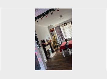 Roomgo UK - Double Room Available for Rent, Tollcross - £650 pcm