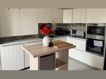 Roomgo UK - Manchester Room To Rent, Harpurhey - £575 pcm