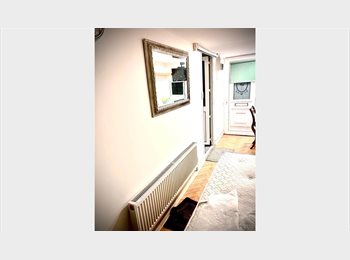 Roomgo UK - We have one room available rent, Hatfield - £780 pcm