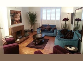 Roomgo UK - Deco Apartment Richmond Bridge London, St Margarets - £1,200 pcm