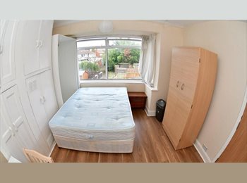 Roomgo UK - Room in a Shared House, The Mount, CV3, Whitley - £550 pcm