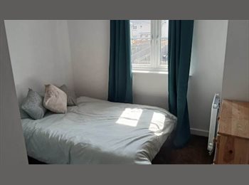 Roomgo UK - Double room end terraced house, Loanhead - £600 pcm