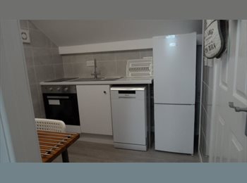 Roomgo UK - Comfortable Student Studio Available Now, Selly Park - £5,900 pcm