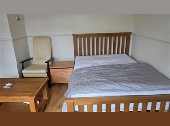 Roomgo UK - Fully furnished emaculat room, Slough - £750 pcm