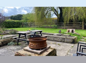 Roomgo UK - Rural cottage, Horsham - £950 pcm