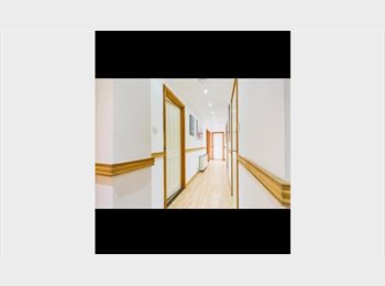 Roomgo UK - Double Bedroom in Finnieston - Westend Glasgow, Anderston - £600 pcm