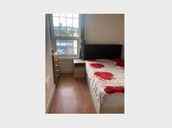 Roomgo UK - Plaistow station (Bills included), Plaistow - £680 pcm