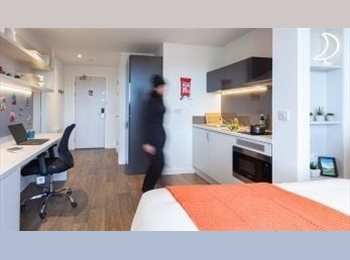 Roomgo UK - Tenancy Takeover for Luxury Studio Apartment Glasgow West End 26/27, Anderston - £1,304 pcm