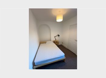 Roomgo UK - Specious En-Suite Double Room for single use in Grantham, Grantham - £525 pcm