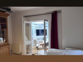 Roomgo UK - Garden Flat for sharing, Notting Hill - £1,100 pcm