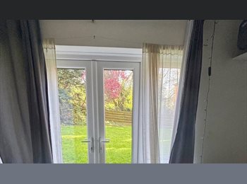 Roomgo UK - Spacious Double Bed in Hatfield - fully furnished, Hatfield - £525 pcm