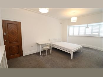 Roomgo UK - Looking for a comfortable place in a well-connected area?, Streatham - £1,171 pcm