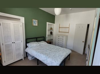 Roomgo UK - Lovely, bright, double room in PL4, Mannamead - £600 pcm