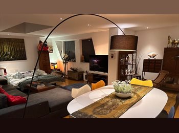 Roomgo UK - A spacious double bedroom in vibrant Camden Town, Camden Town - £1,800 pcm