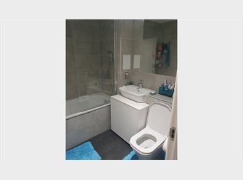 Roomgo UK - TWO Double bedrooms to rent, Creekmouth - £850 pcm