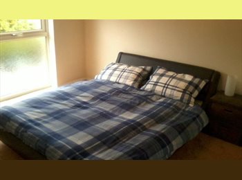Roomgo UK - Double room to rent in Broxbourne, Broxbourne - £600 pcm