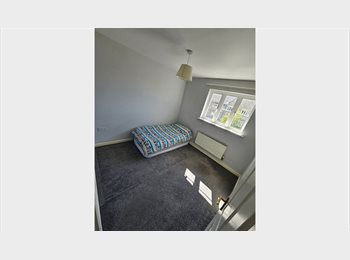 Roomgo UK - Room to rent - Flat share - Bradley Stoke, Filton - £600 pcm
