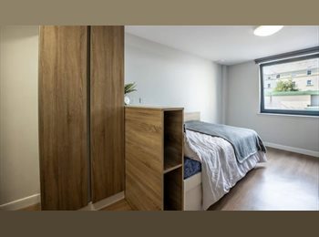 Roomgo UK - Central Edi Summer Lease- tram stop right outside!, Edinburgh - £955 pcm