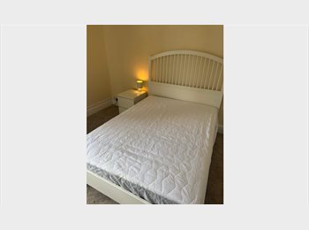 Roomgo UK - Spacious and comfortable double room Foleshill, Great Heath - £450 pcm