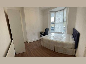 Roomgo UK - Rooms Available for Rent from 1st June – Forest Gate, Chadwell Heath - £850 pcm