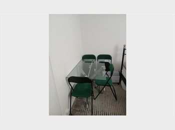 Roomgo UK - Large room, Palmers Green - £620 pcm