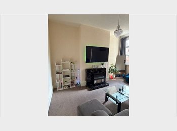Roomgo UK - 2 Rooms Available in 3 Bed House, Close to Centre, Etihad, Newton Heath - £650 pcm