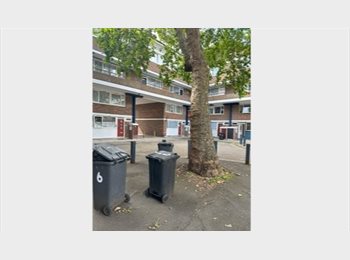 Roomgo UK - Room in Share House SE8 4LP, Deptford - £600 pcm
