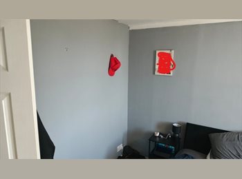 Roomgo UK - Live In Landlord - Room For Rent, Southend-on-Sea - £640 pcm