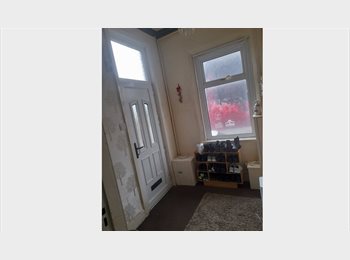 Roomgo UK - Room for Rent -L4, Kirkdale - £290 pcm