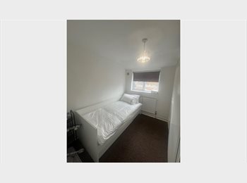Roomgo UK - Female only single bed, Hillingdon - £600 pcm