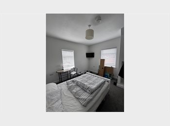 Roomgo UK - Large room to rent in Shirebrook, Mansfield - £500 pcm