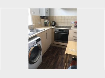 Roomgo UK - Ms, Hammersmith - £878 pcm