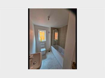 Roomgo UK - Spare room. Sutton Coldfield near Good Hope Hospital, Whitehouse Common - £625 pcm