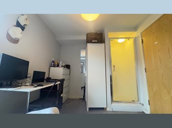 Roomgo UK - Ensuited room in a 5 bedroom shared apartment, Hyde Park - £521 pcm