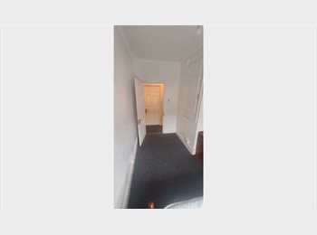 Roomgo UK - Good room for rent £650 per month, Ponders End - £650 pcm