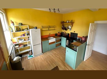 Roomgo UK - Furnished Room for 1 Person in BS3 Available ASAP, Southville - £620 pcm