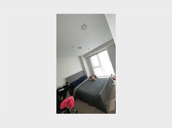 Roomgo UK - Double ensuite bedroom in a two bed flat, Highgate - £750 pcm