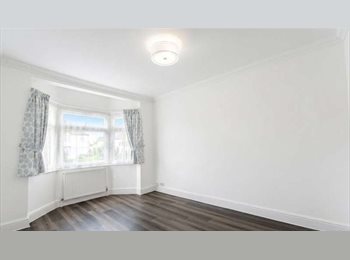 Roomgo UK - Fully Furnished Two bedrooms Flat to Rent, Aldwych - £1,500 pcm