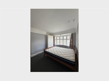 Roomgo UK - Double room near Northwick Park hospital, Harrow Weald - £800 pcm