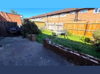 Roomgo UK - Single Room Canning Town London, Canning Town - £650 pcm