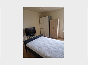 Roomgo UK - BEAUTIFUL DOUBLE ROOM FOR RENT IN SOUTH WOODFORD E18, South Woodford - £750 pcm