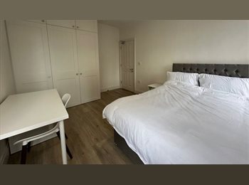 Roomgo UK - Room by Marble Arch tube — available now, Paddington - £1,416 pcm
