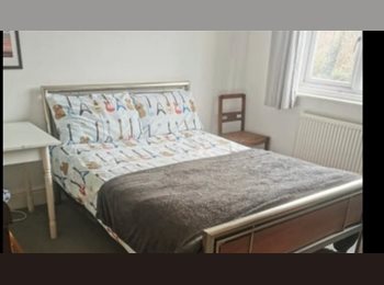 Roomgo UK - Bright furnished double room, Bexhill-on-Sea - £570 pcm