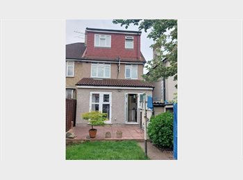 Roomgo UK - Double Room/Single Occupancy Only, Feltham - £600 pcm